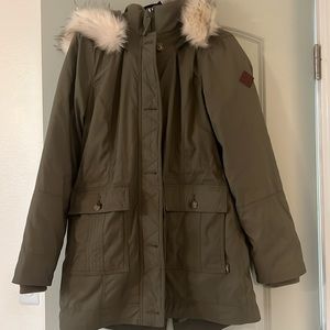 Comfy new holster long coat.    Super soft interior.